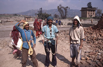 K 50 Ziegelei 48 drei Arbeiter Nepalx0340a