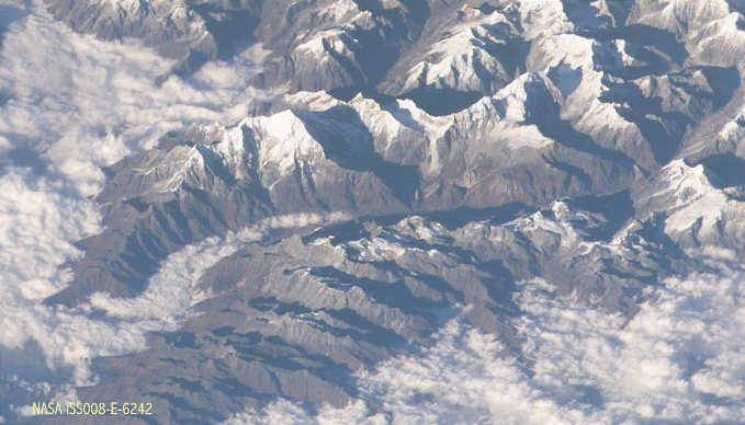 langtang + shishapangma space picture