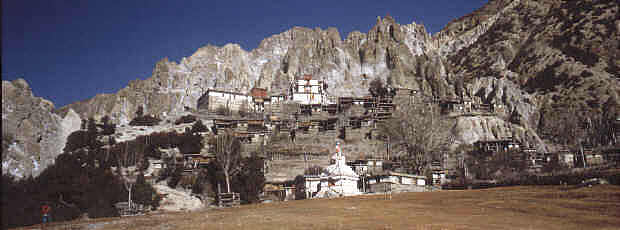 Trekking in Nepal: das Kloster Braga