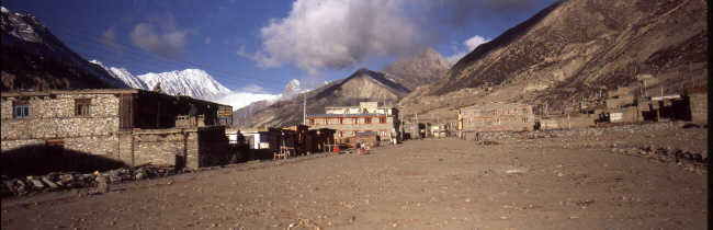 Trekking in Nepal, Das Dorf Manang