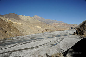 kali Gandaki river with Tiri village
