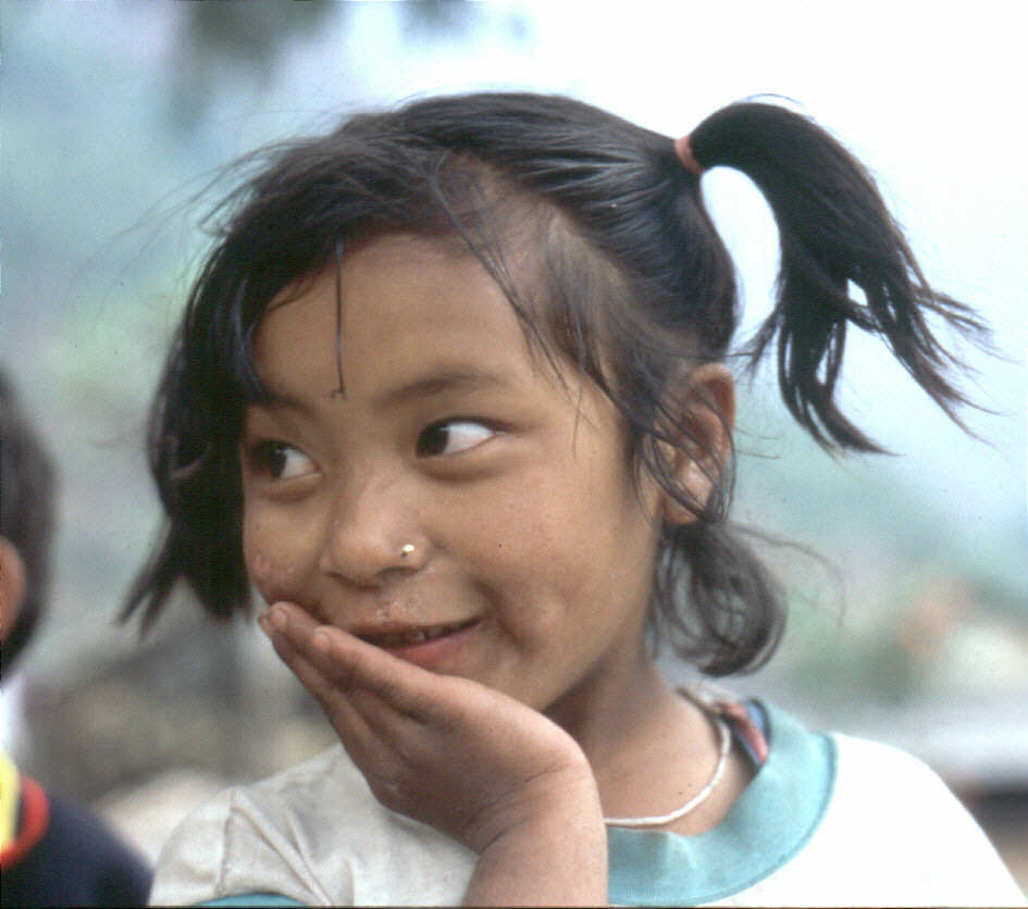 Bild Mädchen Aus Chomrong