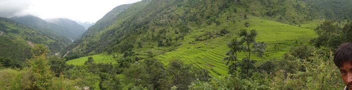 Nepal Annapurna below Bahundanda